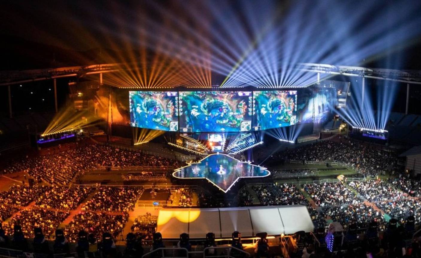 忍者战争回来了？ Invictus Gaming 赢得了所有比赛并晋级四分之一决赛。他们将在24日的四分之一决赛中对阵 Top Esports 。