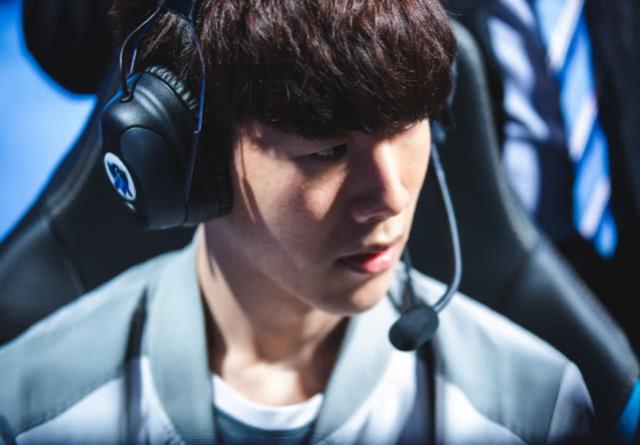 上海EDG.M晋级2022KPL常规赛第二轮A／B卡位赛