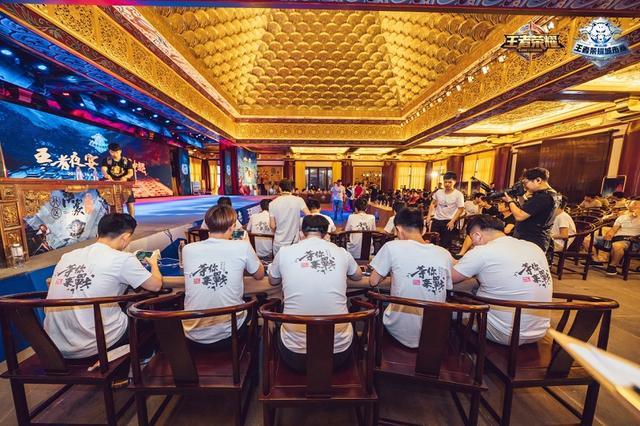 sofm排位撞车对金贡爆粗，金贡怒斥：不配打职业