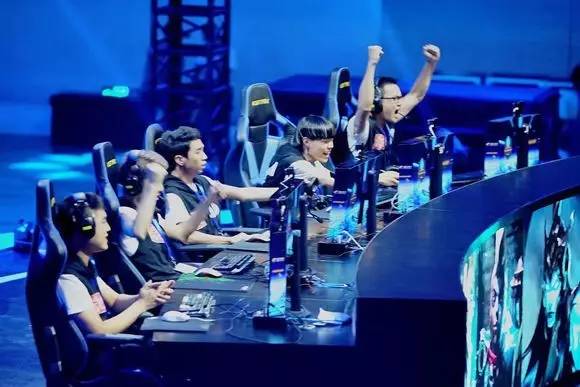 Xun 关闭了 Scout Light 吗？ JD Gaming 中路和打野的 Clockwork Nightmare 没有默契， Weibo Gaming 赢得了第一场比赛